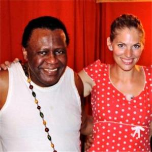 Martina Hirschmeier zusammen mit einem Medium in Rio.